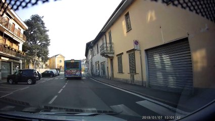 DASHCAM IDIOTI AL VOLANTE AUTOBUS