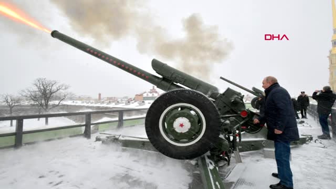 Dha Dış - Putin, Harp Okulu Öğrencilerinin İsteğini Üzerine Top Ateşledi