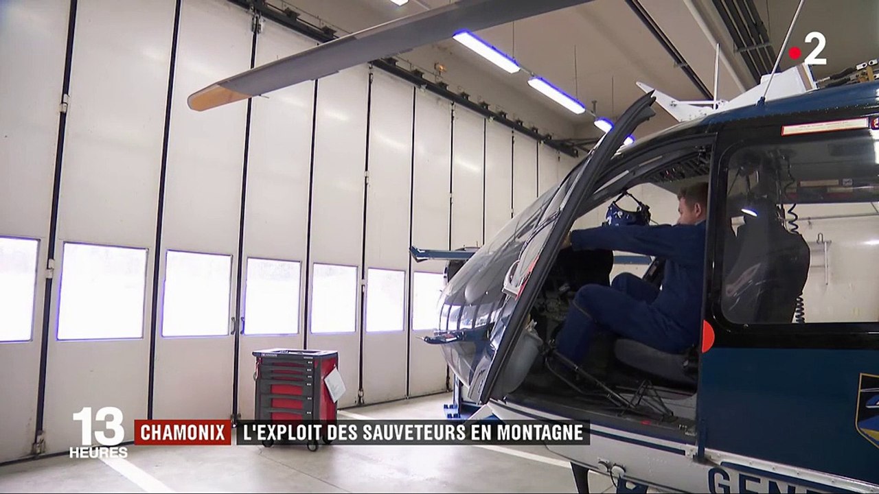 Haute-Savoie : nez collé à la pente, pales au ras de la neige... Un pilote d'hélicoptère réalise un "appui patin" lors d'un sauvetage en montagne
