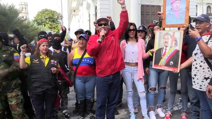 Grupos chavistas prometen defender a Maduro a sangre y fuego