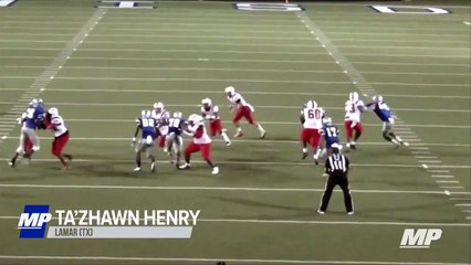 Un footballeur universitaire américain saute 2 défenseurs