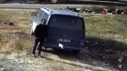 İnşaat İskelesini Çalan 2 Şahıs Güvenlik Kamerasına Yakalandı