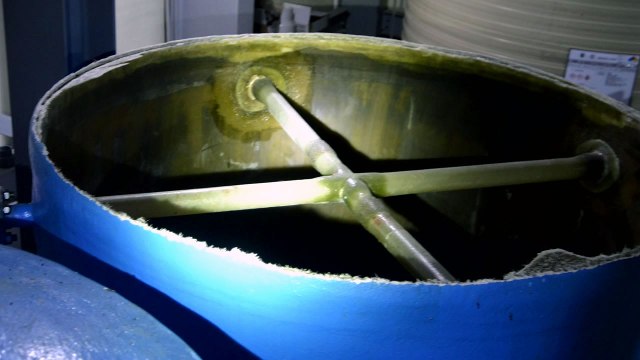 김천 공장에서 저장탱크 폭발 1명 숨져 / YTN