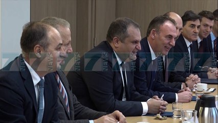 MOGHERINI NE KRAH TE SERBEVE, KERKON HEQJEN E TAKSES - News, Lajme - Kanali 7