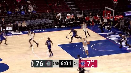 Norvel Pelle slams home the alley-oop