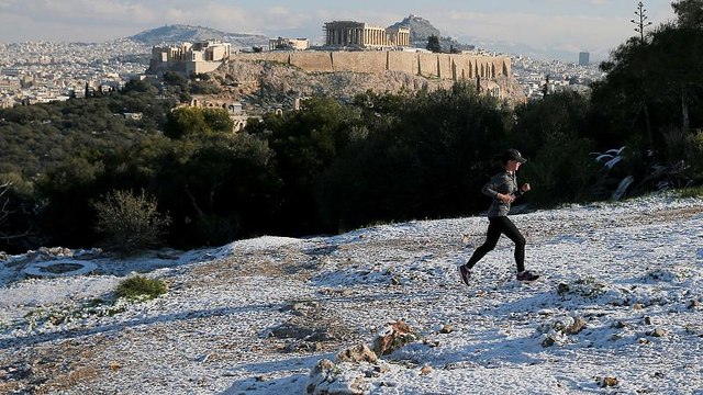 Заснеженные Афины