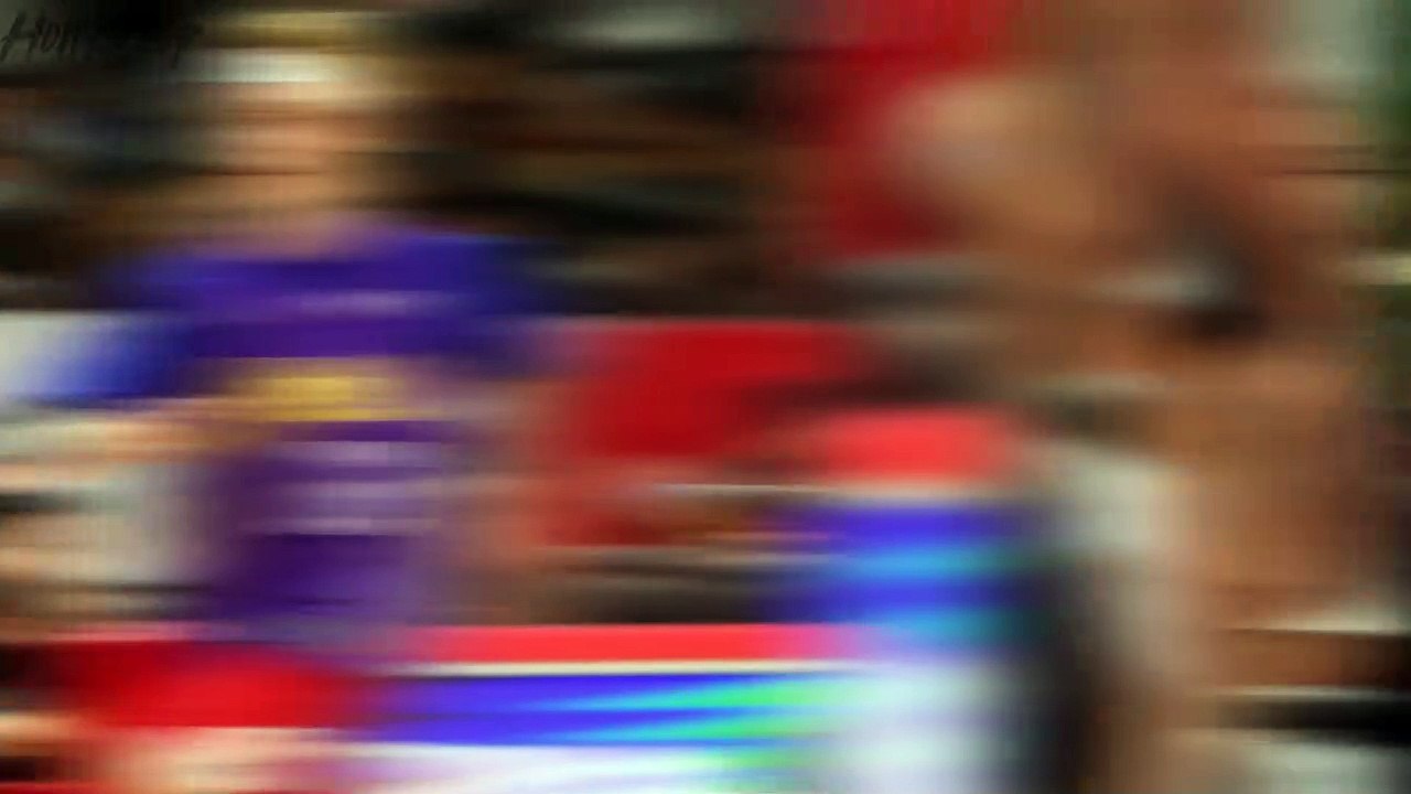 Justin Bieber Tries To “Accidentally” Run Into Selena Gomez! Selena Wants No Part Of It!