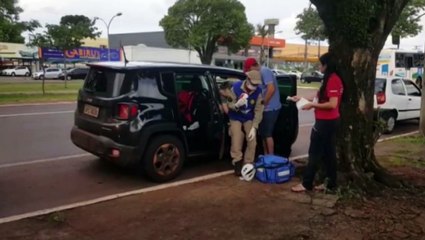 Mulher fica ferida ao ser atropelada por ônibus