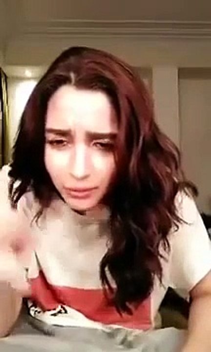 very latest secret Bollywood news!!Alia Bhatt LIVE CHAT VIDEO _ Alia Bhatt MARRIAGE SECRET REVEALED _ When will Alia get Married_