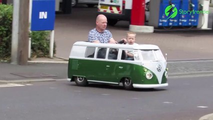 Ce papa fabrique un mini combi Volkswagen qui roule