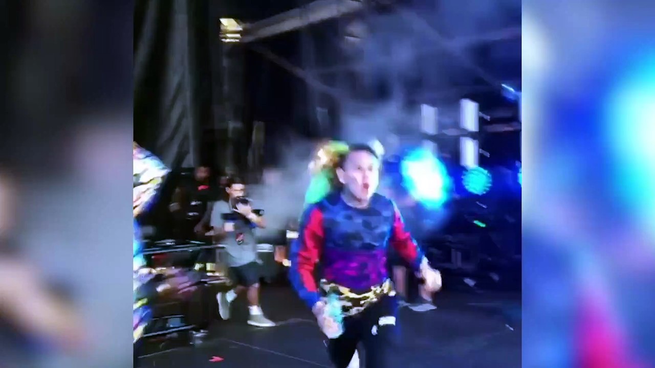 6ix9ine Shows PDA In First Prison Photo | Hollywoodlife