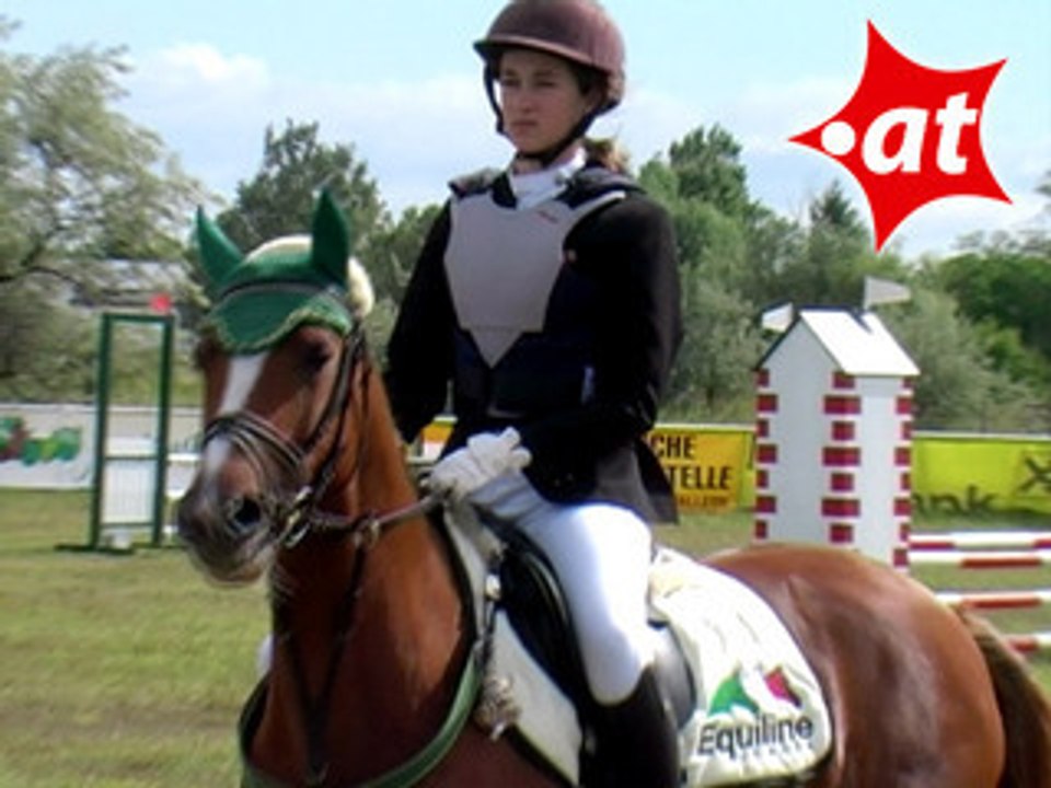 Victoria Thury, Springreiten, Burgenland (2007-006)