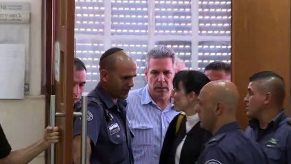 Ex-ministro israelense se declara culpado por espionagem