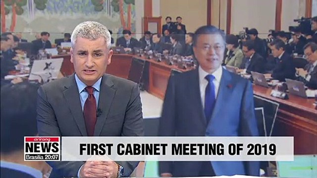 President Moon chairs first cabinet meeting of 2019, calls for tangible results from each minitry