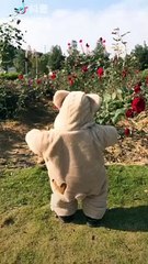 Bé Con Ngộ Nghĩnh | Cho Trẻ Ra Ngoài Chơi