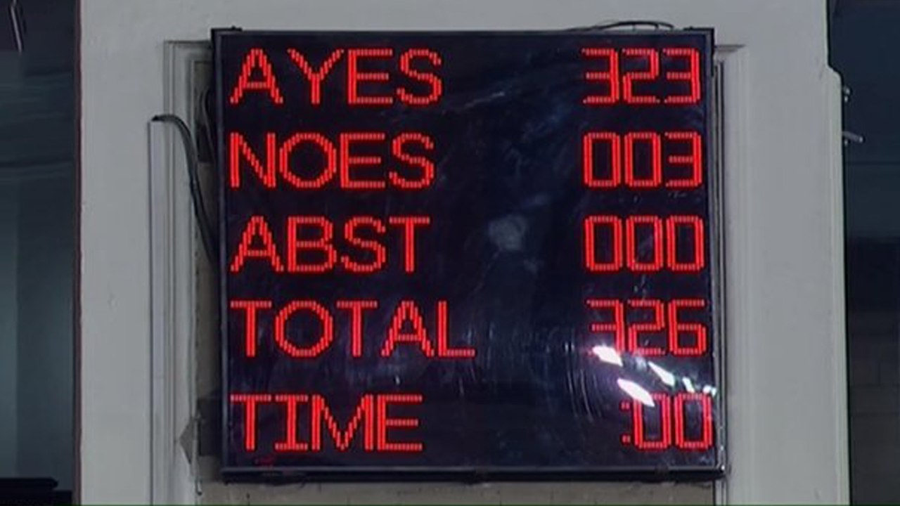 Lok Sabha passes bill providing 10% quota for economically weak in general category | OneIndia News