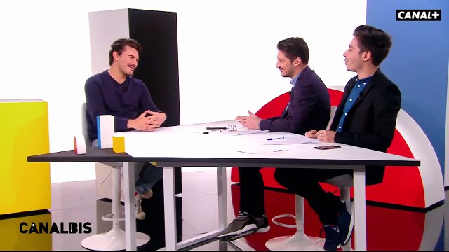 L'équipe de Canal Bis sur Canal Plus teste le seul restaurant naturiste de Paris