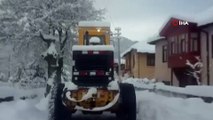 Akseki'de kar yağışı nedeniyle kapanan yollar ulaşıma açıldı