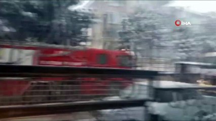 Sitenin çatısı alevlere teslim oldu