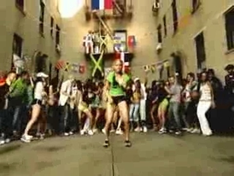 Kat Deluna feat. Elephant Man - [Whine Up]