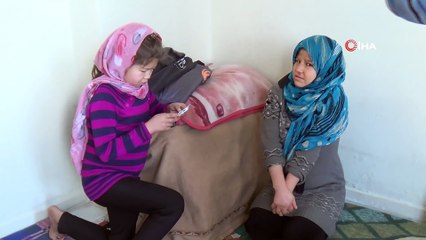 Savaştan kaçan Afgan kardeşler çatı katında yaşam mücadelesi veriyor