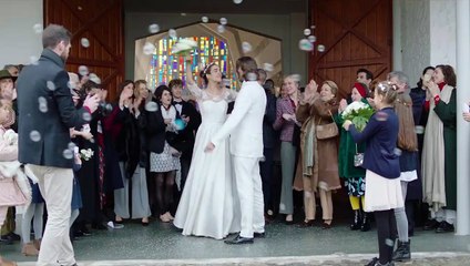 A Cause des filles - bande-annonce