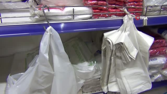 Kanser Taraması Yapıp, Poşet Yerine Bez Torba Dağıtıyorlar