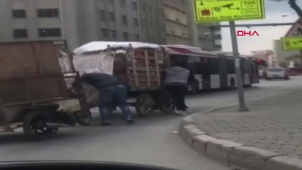 İzmir'de, Ata Yapılan Eziyet Kamerada