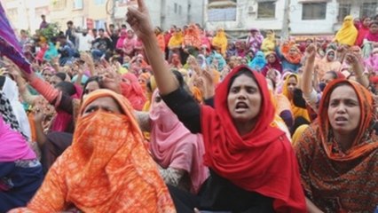 Los trabajadores textiles de Bangladesh protestan por cuarto día consecutivo