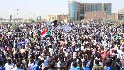 Sudan'da Beşir Yanlıları İlk Kez Meydanlara İndi