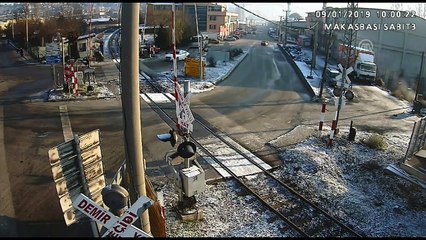 Otomobille drift güvenlik kameralarına yansıdı (2) - KARABÜK