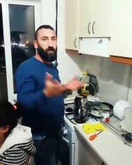 Adamın Ömründen 10 Yıl Gitti.. Benden de 1-2 Sene Falan...