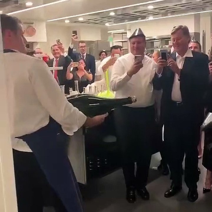 Sabrer le champagne dans un restaurant 3 étoiles (Fail)