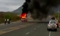 Bus de transporte se incendio en una de las vías de la provincia de Manabí