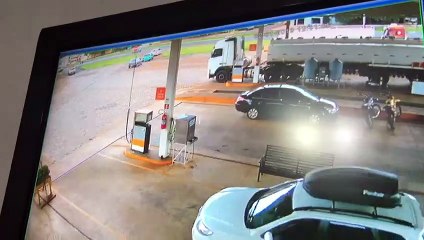 Polícia Civil divulga imagens para tentar localizar furgão