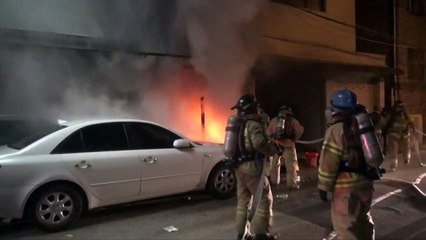 서울 창동 상가주택 화재...주민 2명 구조 / YTN