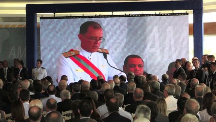 Bolsonaro prestigia novo comandante da Marinha