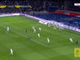 Скачать видео: Neymar header gives PSG lead against Guingamp