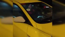 Torbacı Taksicinin Kumandalı Özel Bölmesinden Uyuşturucu Fışkırdı