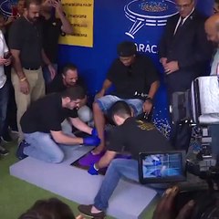 Ronaldinho'nun ayak izleri Zico ve Pele'ninkilerle yan yana...