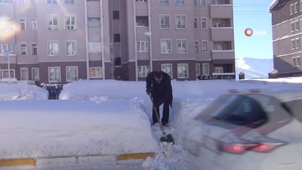 Bitlis’te kar, şehri beyaza kapladı... Araçlar, çocuk parkları, yollar görünmez oldu