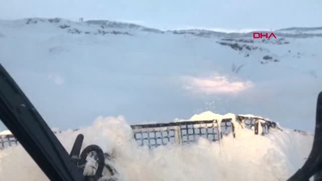 Bingöl'de Hasta Kadın ve Bebeği, Paletli Ambulansla Hastaneye Ulaştırıldı