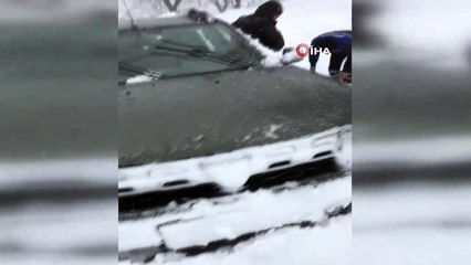 Kar ve çığ tehlikesine aldırış etmeden görevlerinin başındalar