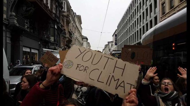 Les jeunes se mobilisent pour le climat à Bruxelles