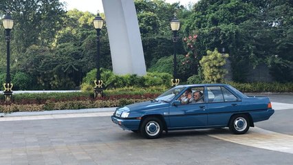 Johor Sultan drives Dr M to airport in classic Proton Saga
