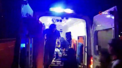 Kaza sonrası parçalanan araçtan sağ çıktılar