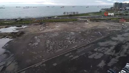 Lodostan Kaçarak Otoparka Sığınan Binlerce Martı Havadan Görüntülendi