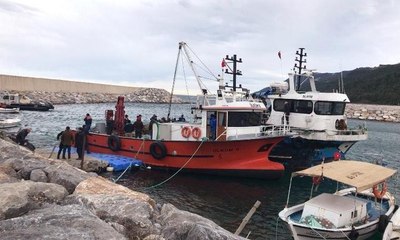 Sinop açıklarında balıkçı teknesi battı