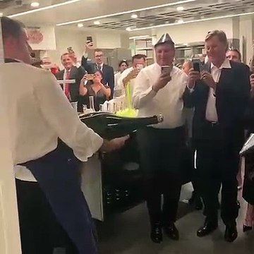 Sabrer le champagne dans un restaurant 3 étoiles (Fail)