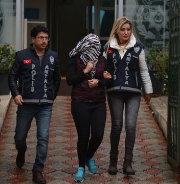 Antalya'da Yaşlı Adama Çıplak Fotoğraflı Şantaj İddiası